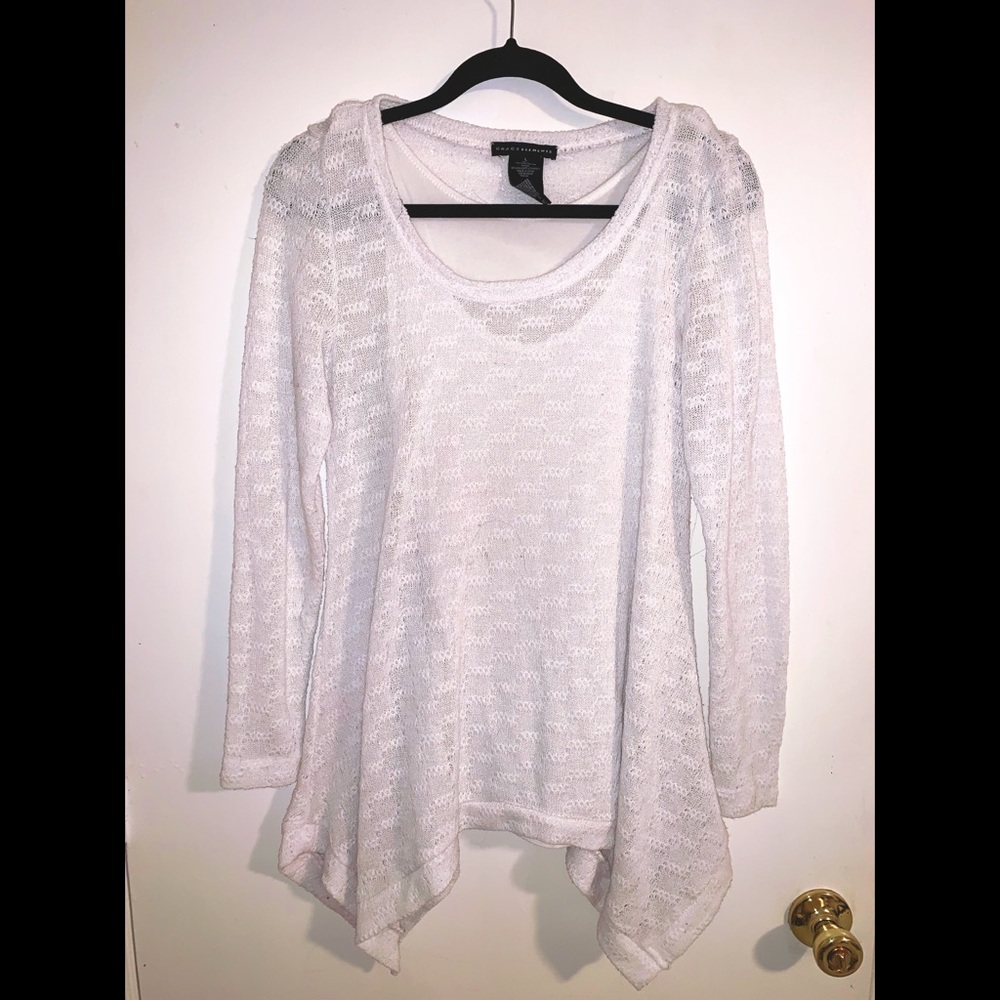 Quarter sleeve sweater
